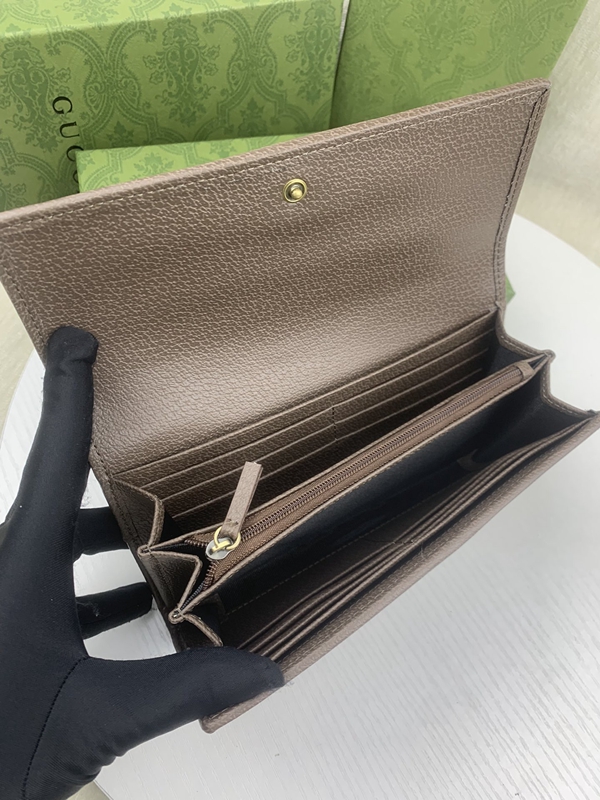 グッチ財布コピー内部構造